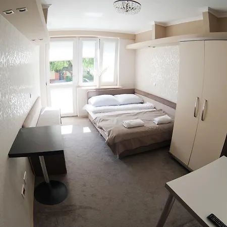 The Center Krakowska Apartman